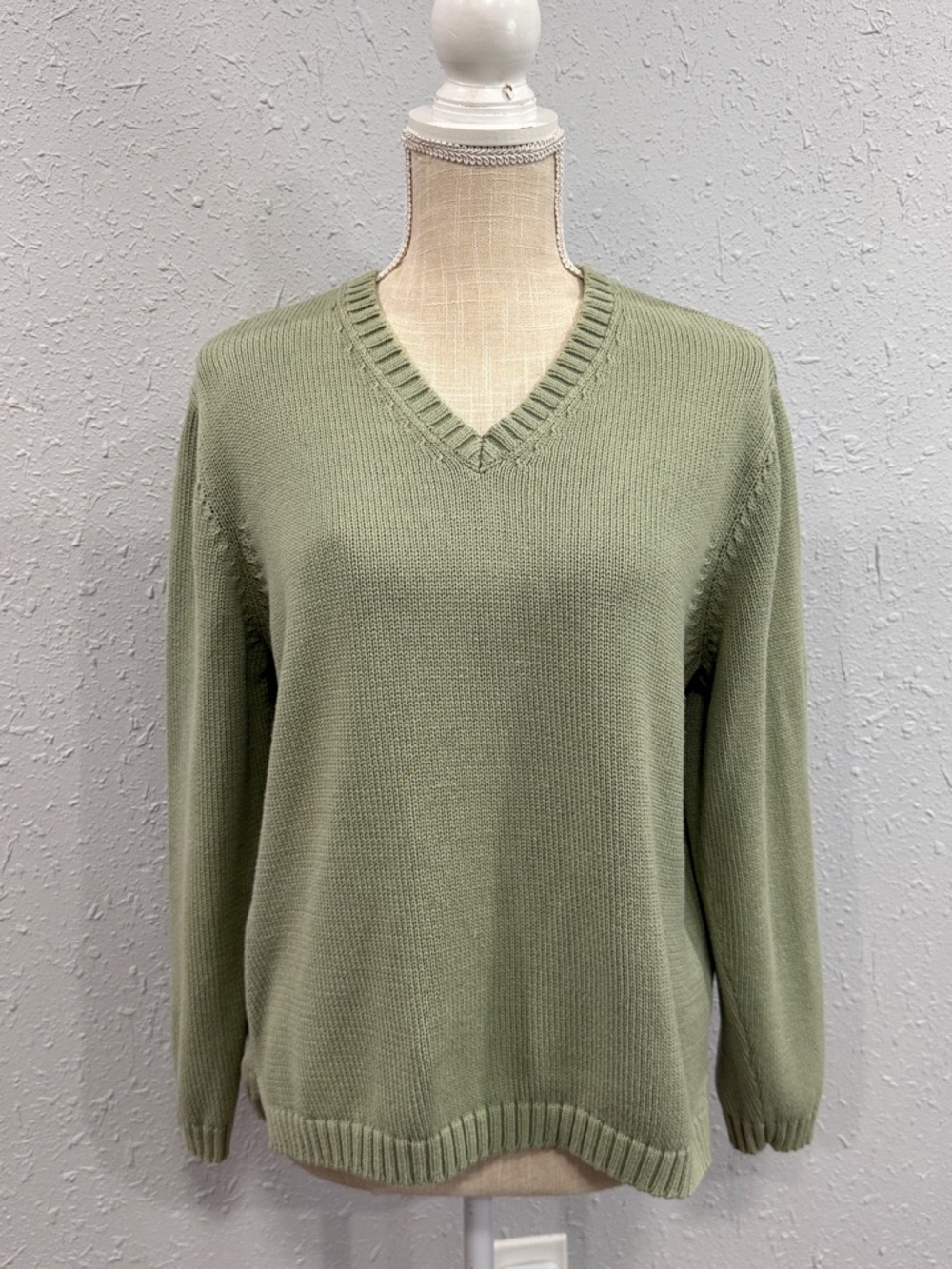 Vintage St. John's Bay Women's Old‎ Money V-Neck Sweater Size L Sage Preppy